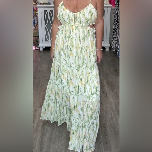 Lulus Maxi Dress - WORN ONCE - Picture 2 of 3